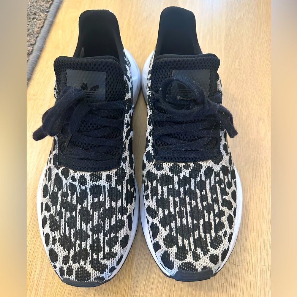 Leopard adidas
